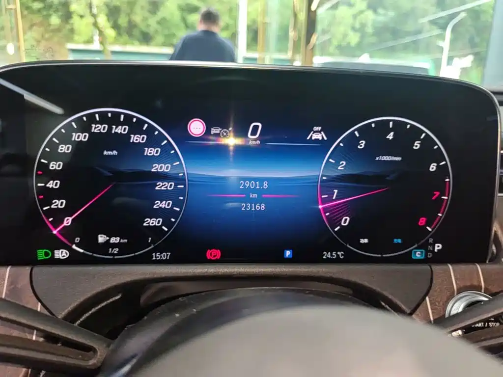 Mercedes-Benz E-Class — миниатюра 12