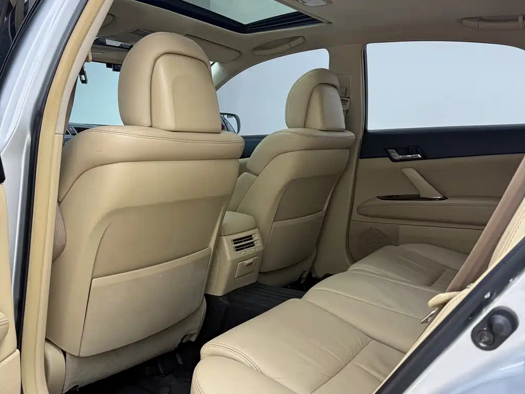 Toyota Reiz — миниатюра 17
