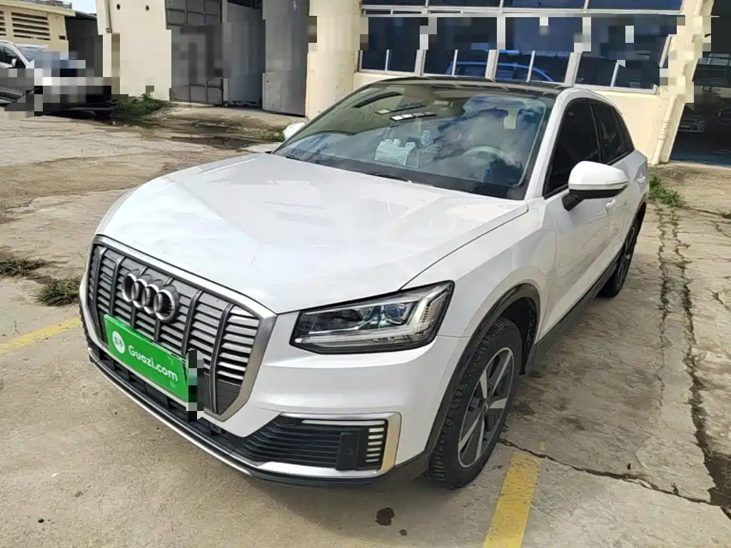 Audi Q2L e-tron — миниатюра 2