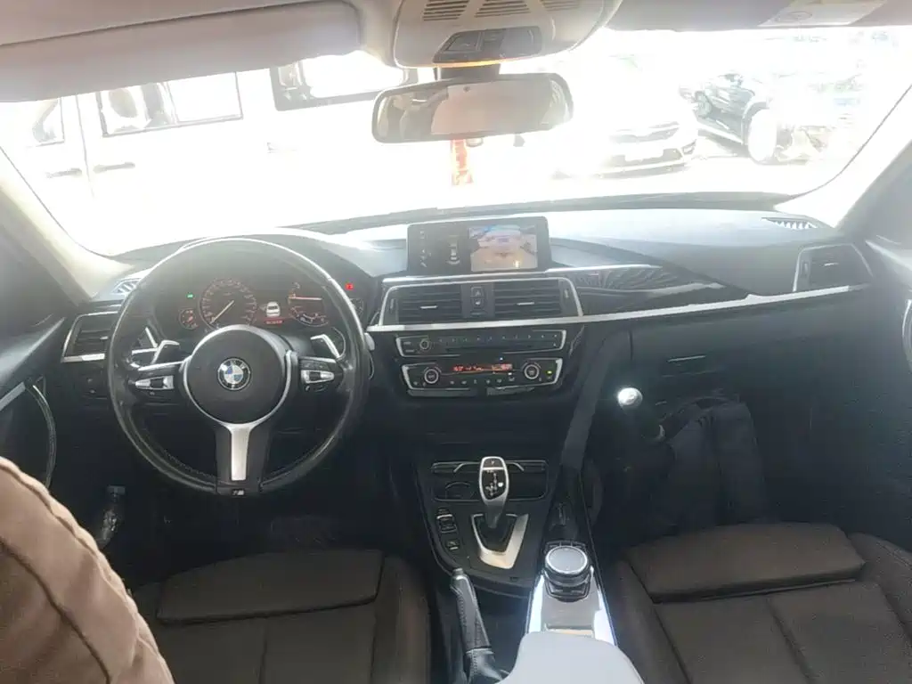BMW 3 Series — миниатюра 10