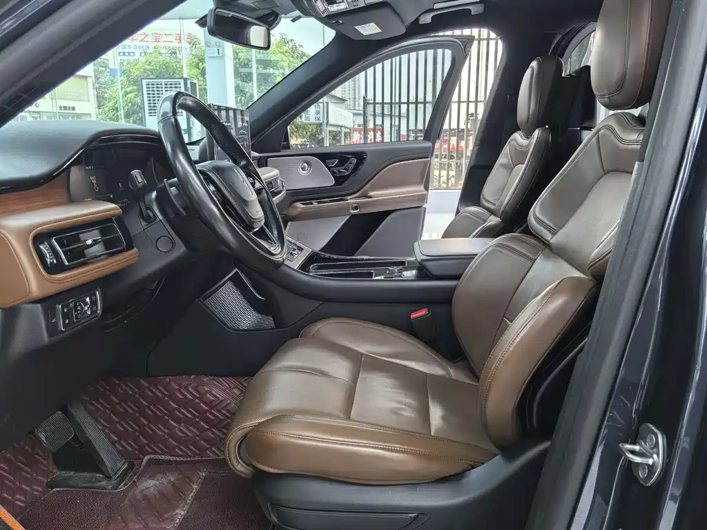 Lincoln Aviator — миниатюра 5