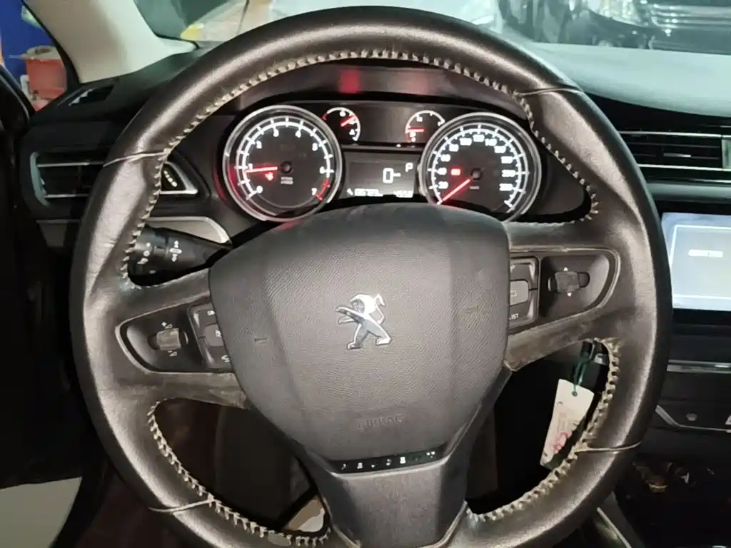 Peugeot 408 — миниатюра 11