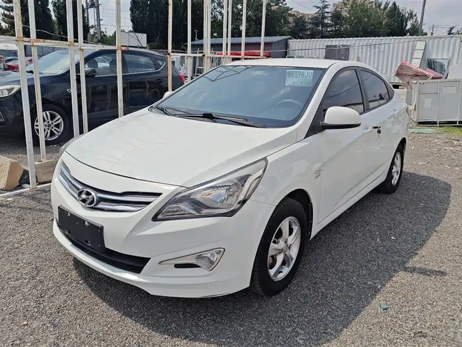 Hyundai Reina 2016 1.4L Auto Leading Type GLX