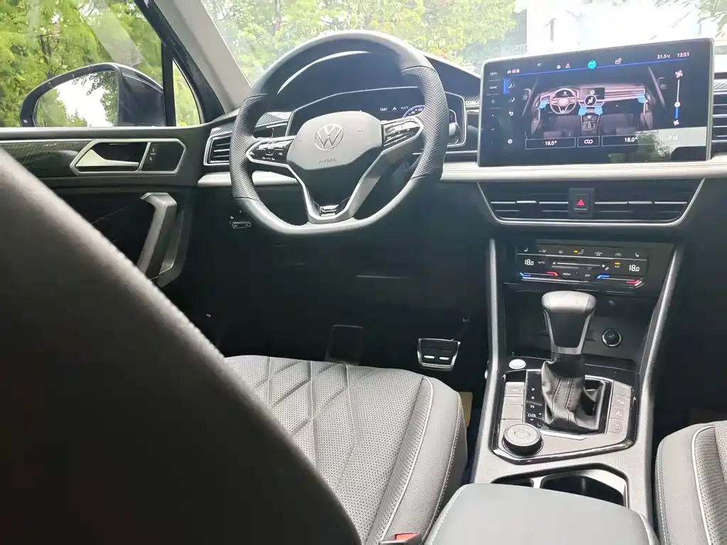 Volkswagen Tiguan L — миниатюра 14
