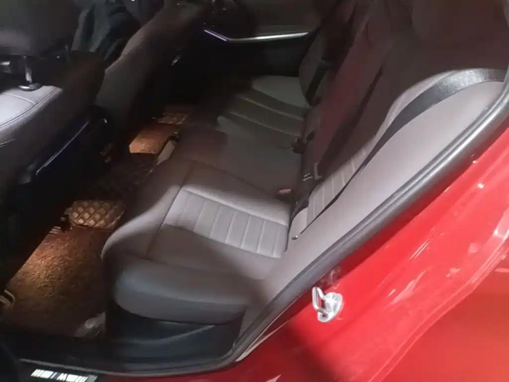 BMW 3 Series — миниатюра 17