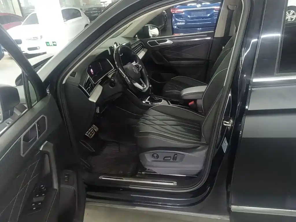 Volkswagen Tiguan L — миниатюра 15