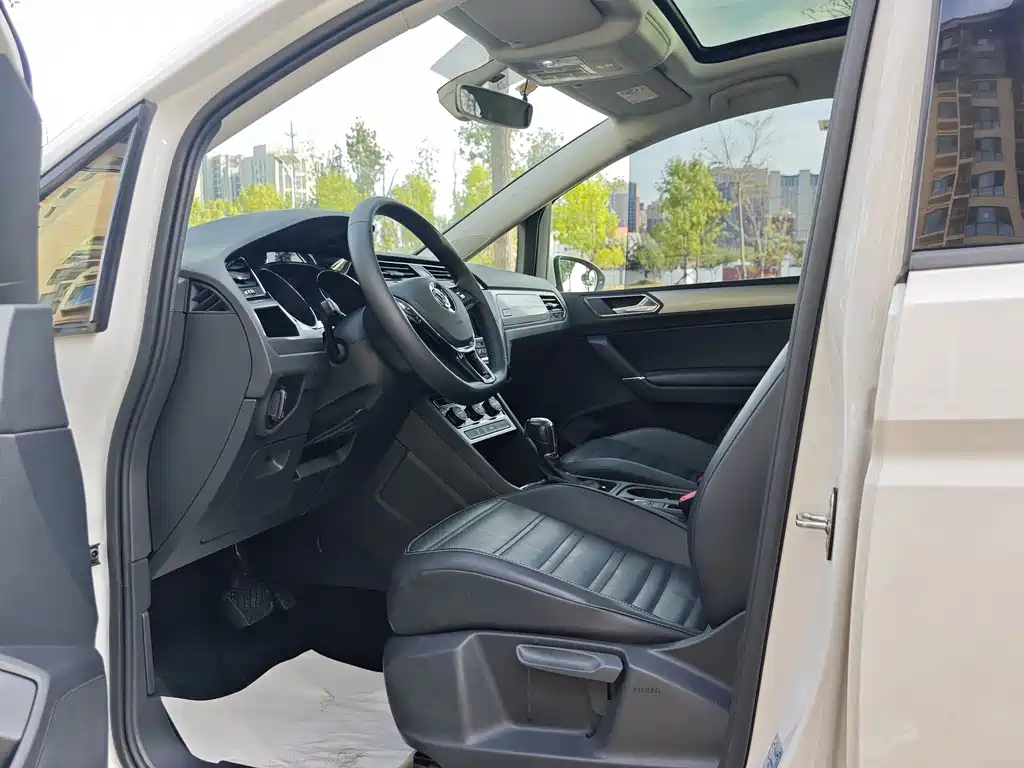 Volkswagen Touran — миниатюра 8