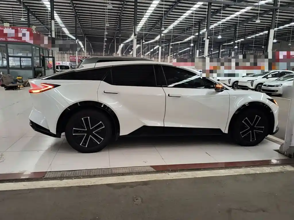 Toyota bZ5 — миниатюра 4
