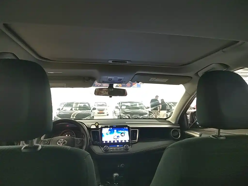 Toyota RAV4 — миниатюра 18