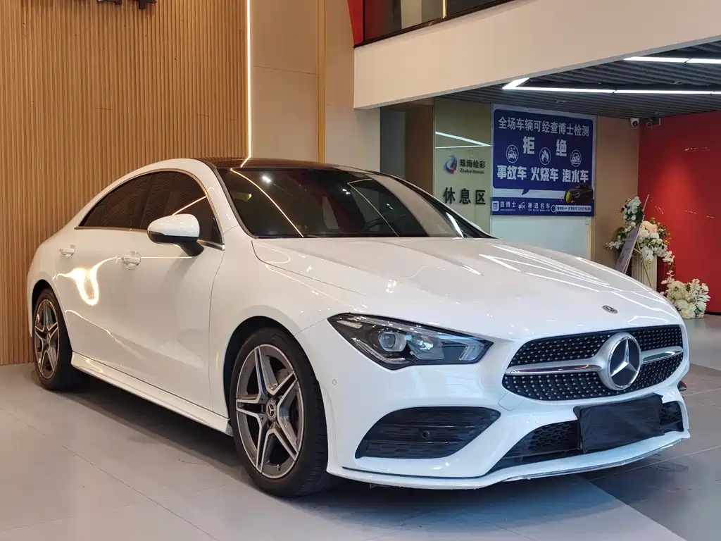 MERCEDES-BENZ CLA