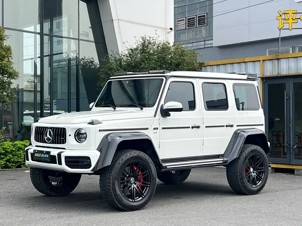 Mercedes-Benz  2022
