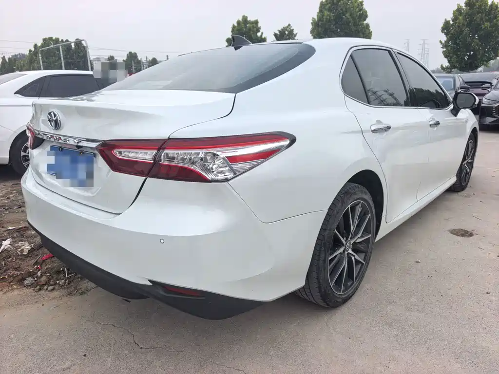 Toyota Camry — миниатюра 10