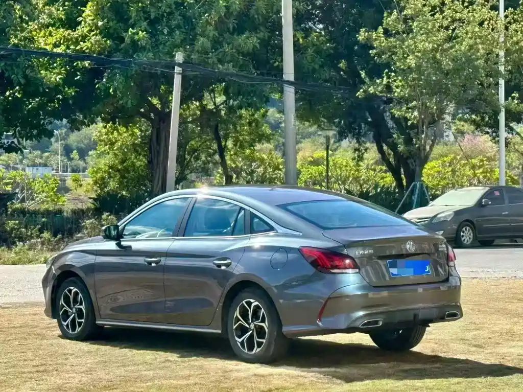 MG MG5 — миниатюра 4