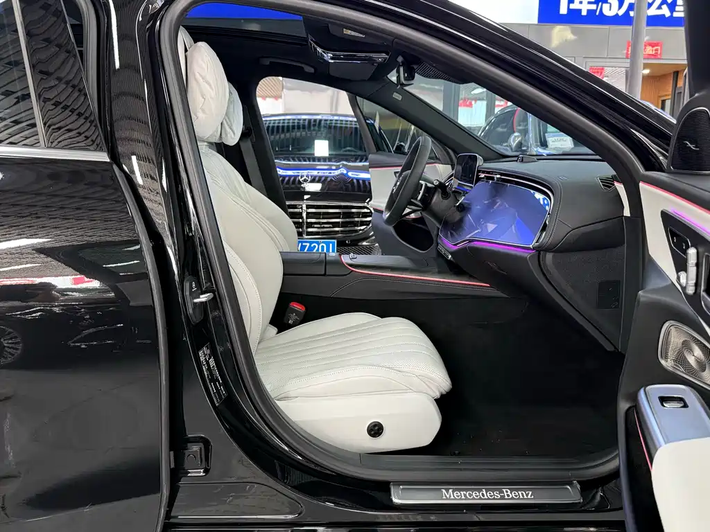 Mercedes-Benz E-Class — миниатюра 11