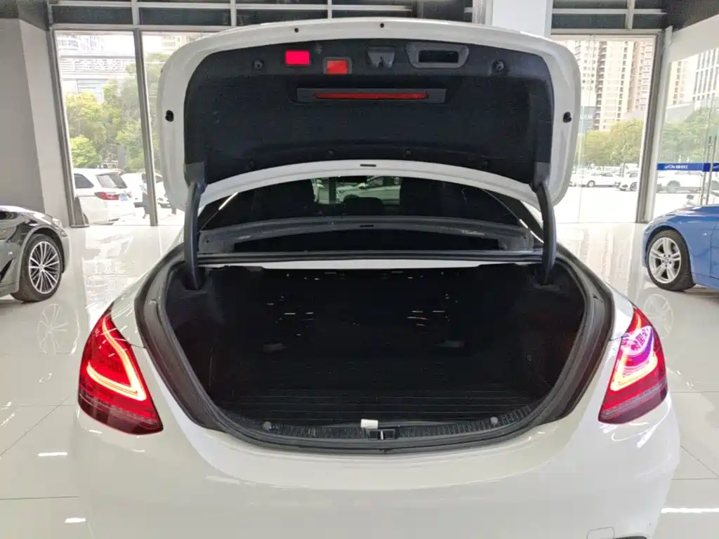 Mercedes-Benz C-Class — миниатюра 19