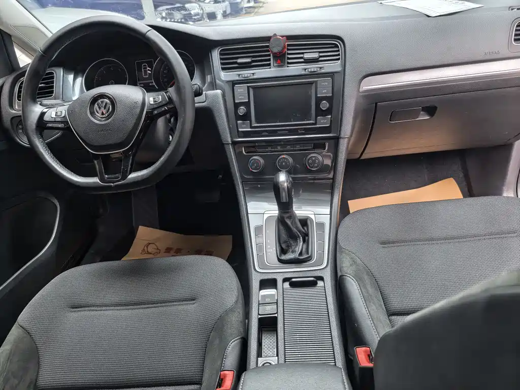 Volkswagen Golf 2018 230TSI AT Comfort