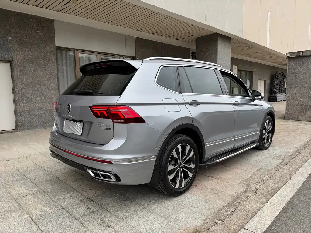 Volkswagen Tiguan L — миниатюра 8