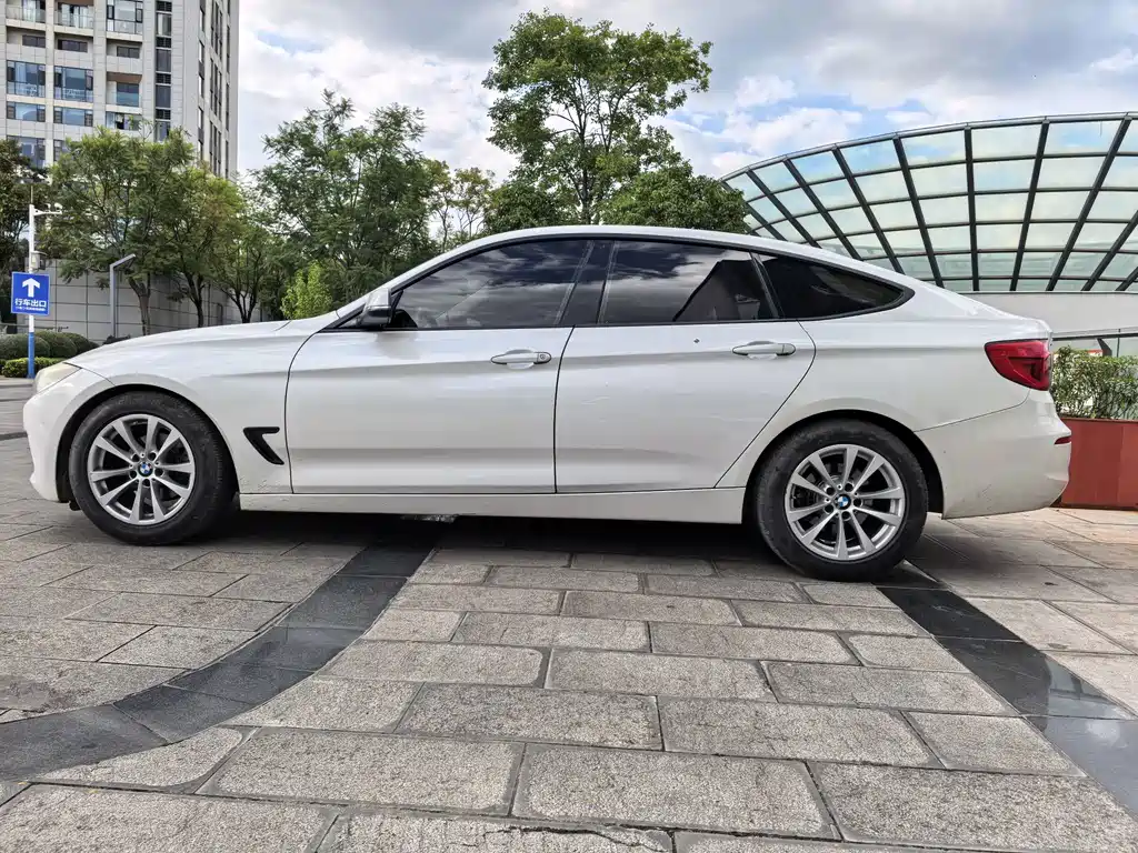 BMW 3 Series GT — миниатюра 17