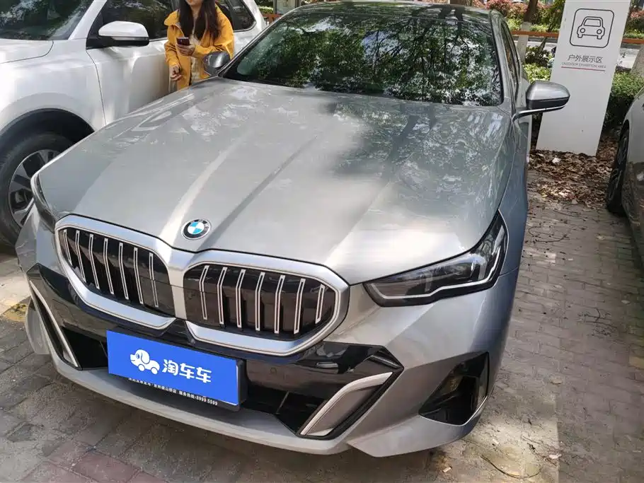 BMW 5 Series 2025