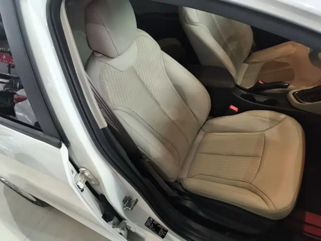 Buick Excelle — миниатюра 25