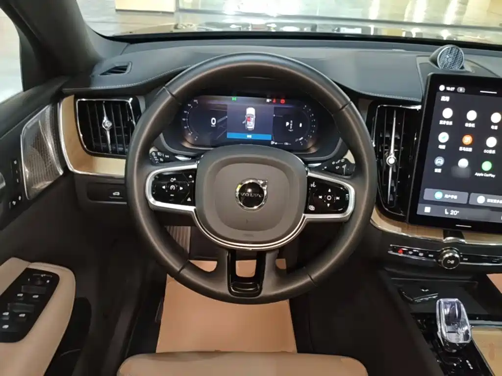 Volvo XC60 — миниатюра 11