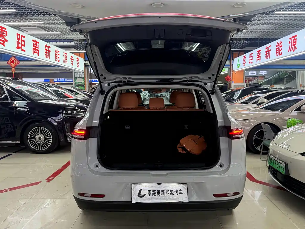 Leapmotor Leapmotor C10 — миниатюра 15