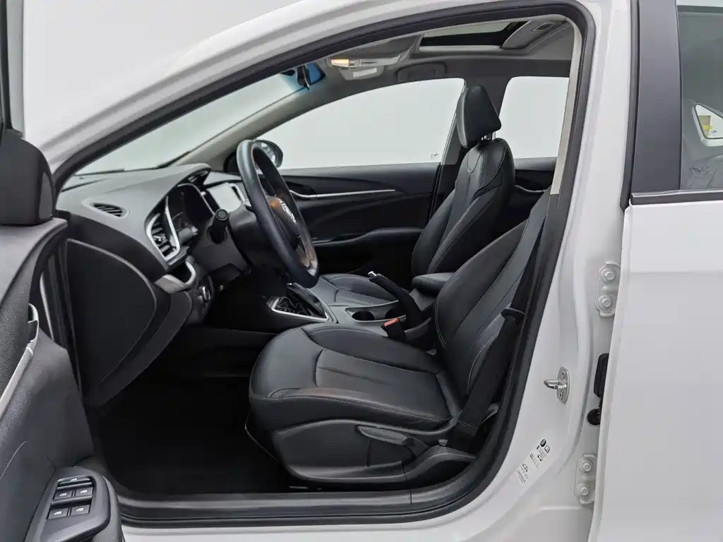Buick Excelle — миниатюра 10