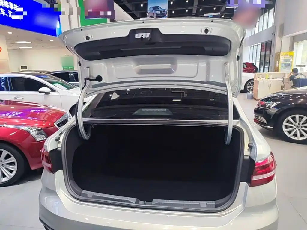 Volkswagen Lavida — миниатюра 19