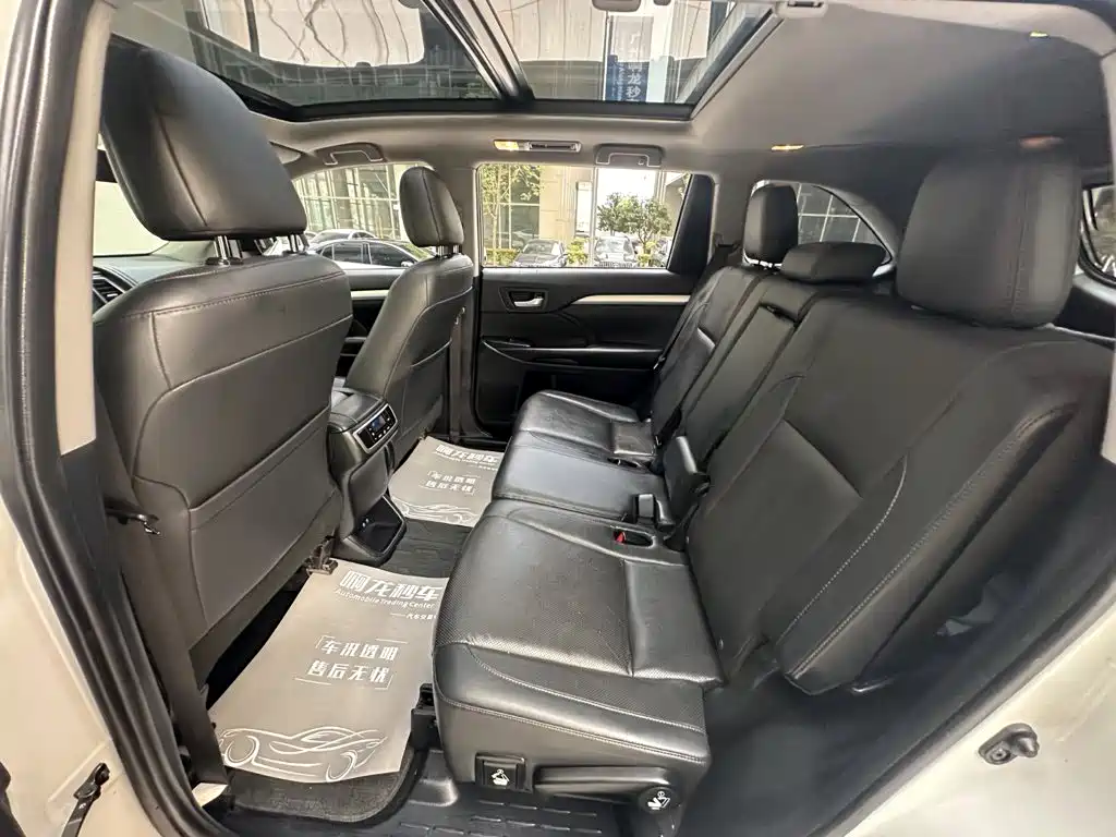 Toyota Highlander — миниатюра 9