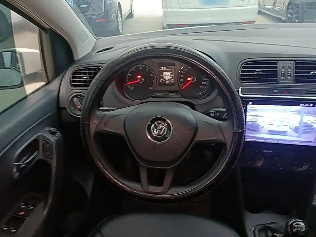 Volkswagen Polo — миниатюра 11