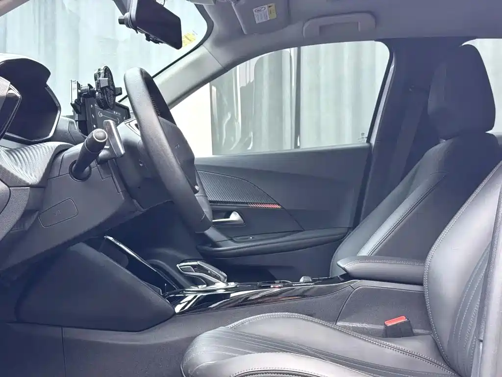Peugeot 2008 - фото 4