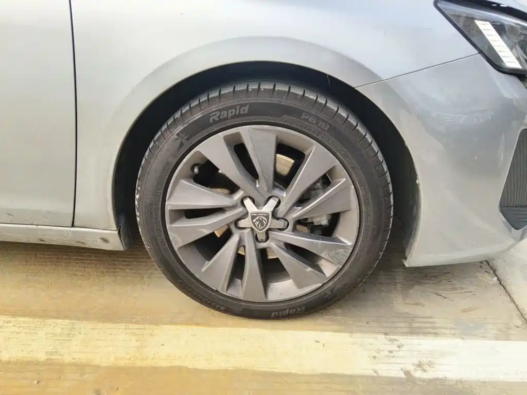 Peugeot 408 — миниатюра 8