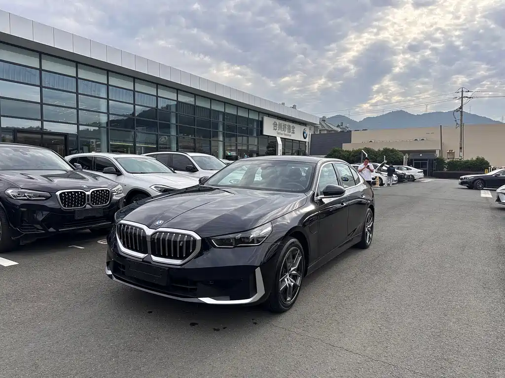 BMW i5 2024 eDrive 35L Premium Type Luxury Package