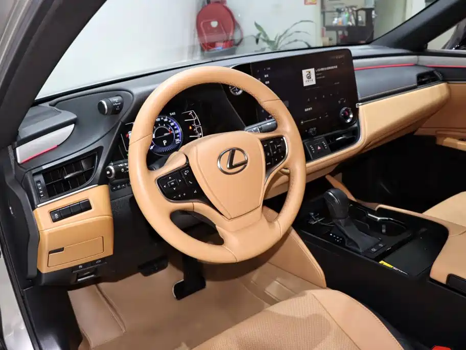 Lexus ES — миниатюра 9
