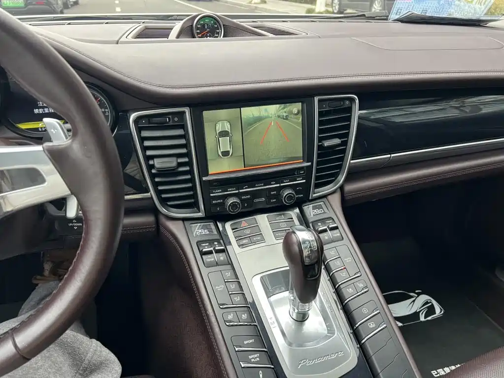 Porsche Panamera — миниатюра 5