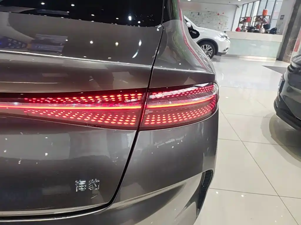 BYD Seal — миниатюра 8