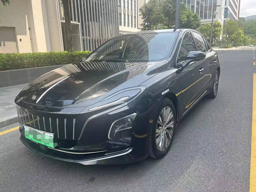 Hongqi Hongqi E-QM5 2024