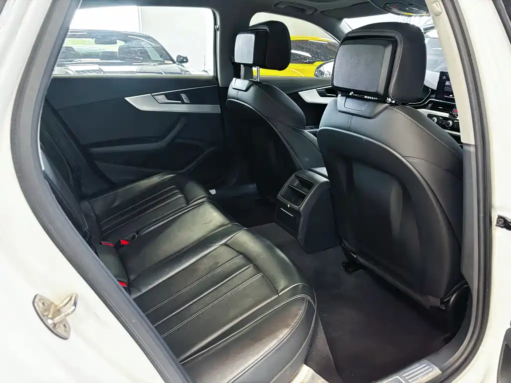 Audi A4L 2023 40 TFSI Fashion
