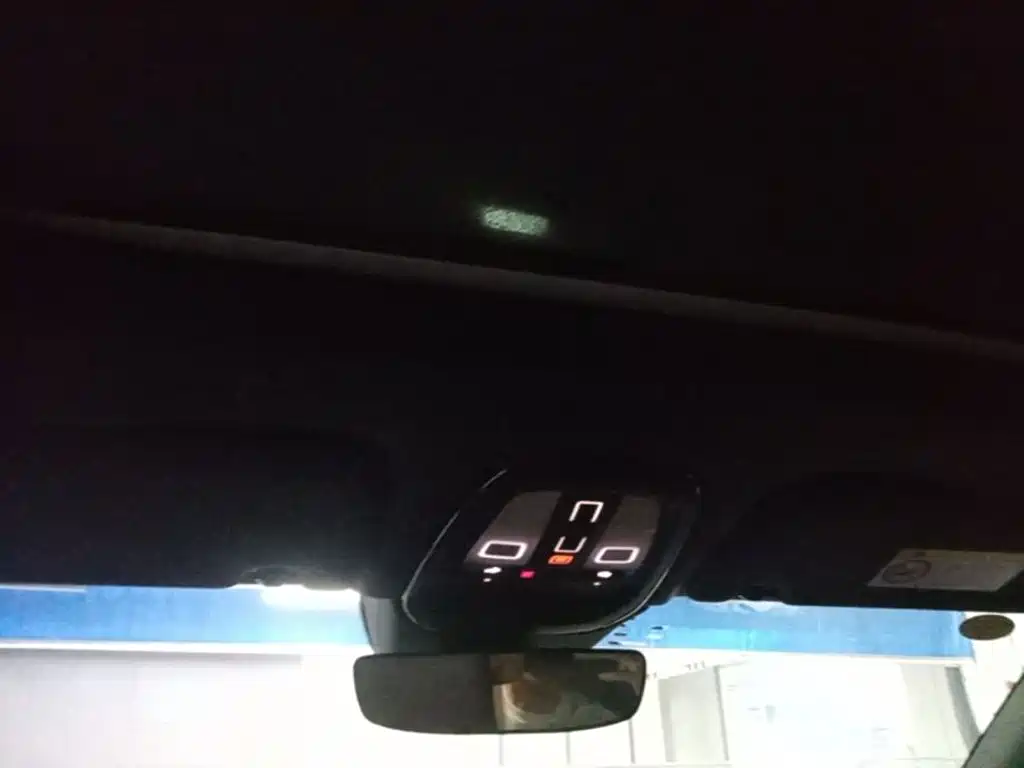 Volvo XC60 PHEV — миниатюра 18