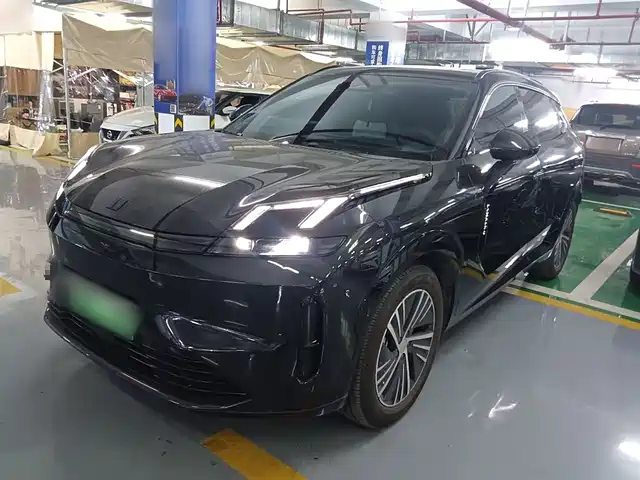 LYNK  & CO. 08 EM P 2024