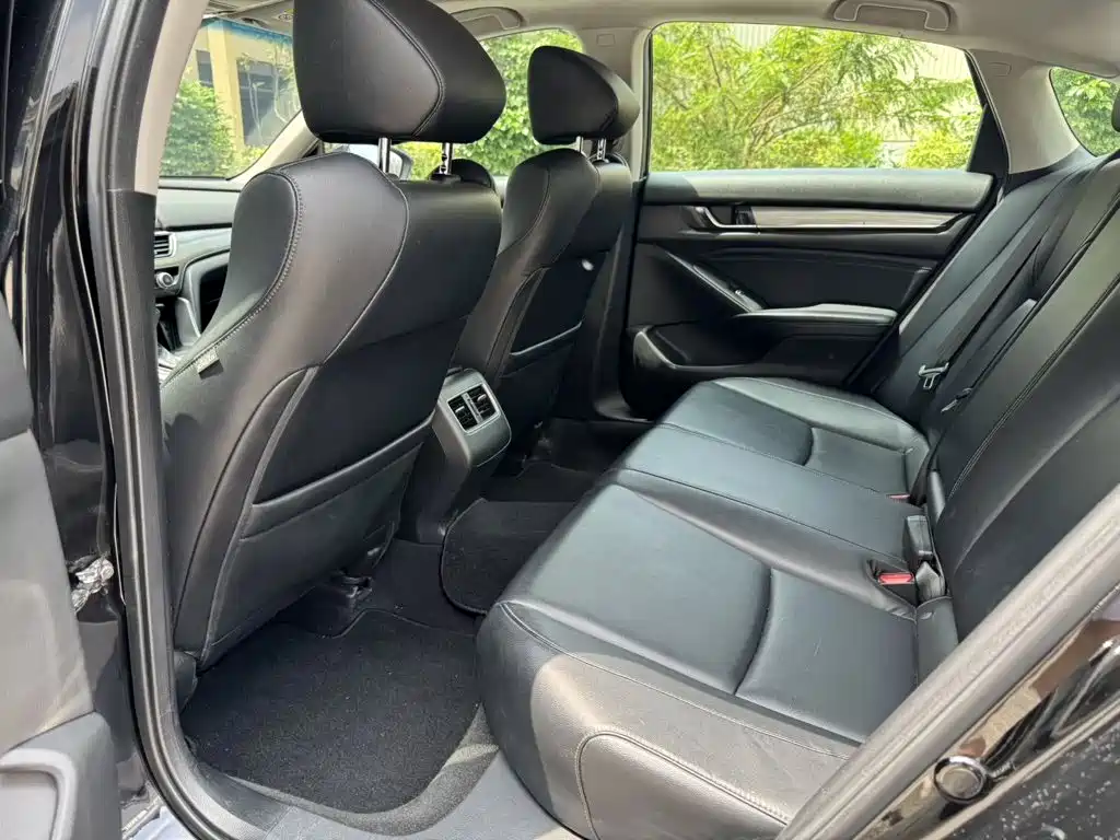 Honda Accord — миниатюра 8
