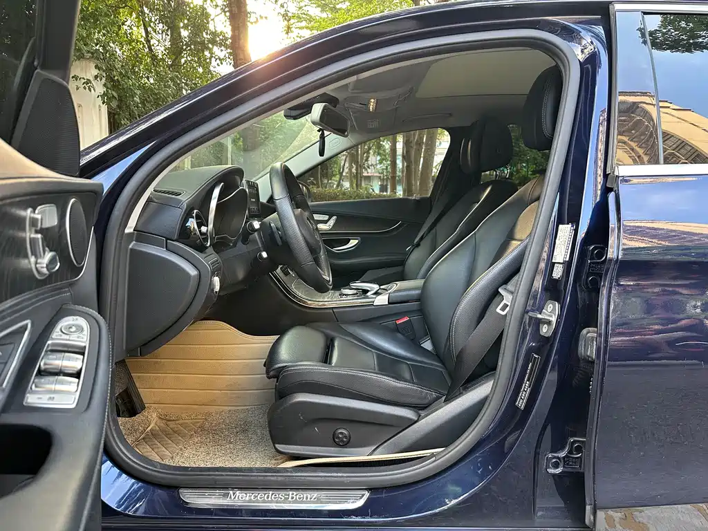 Mercedes-Benz C-Class — миниатюра 2