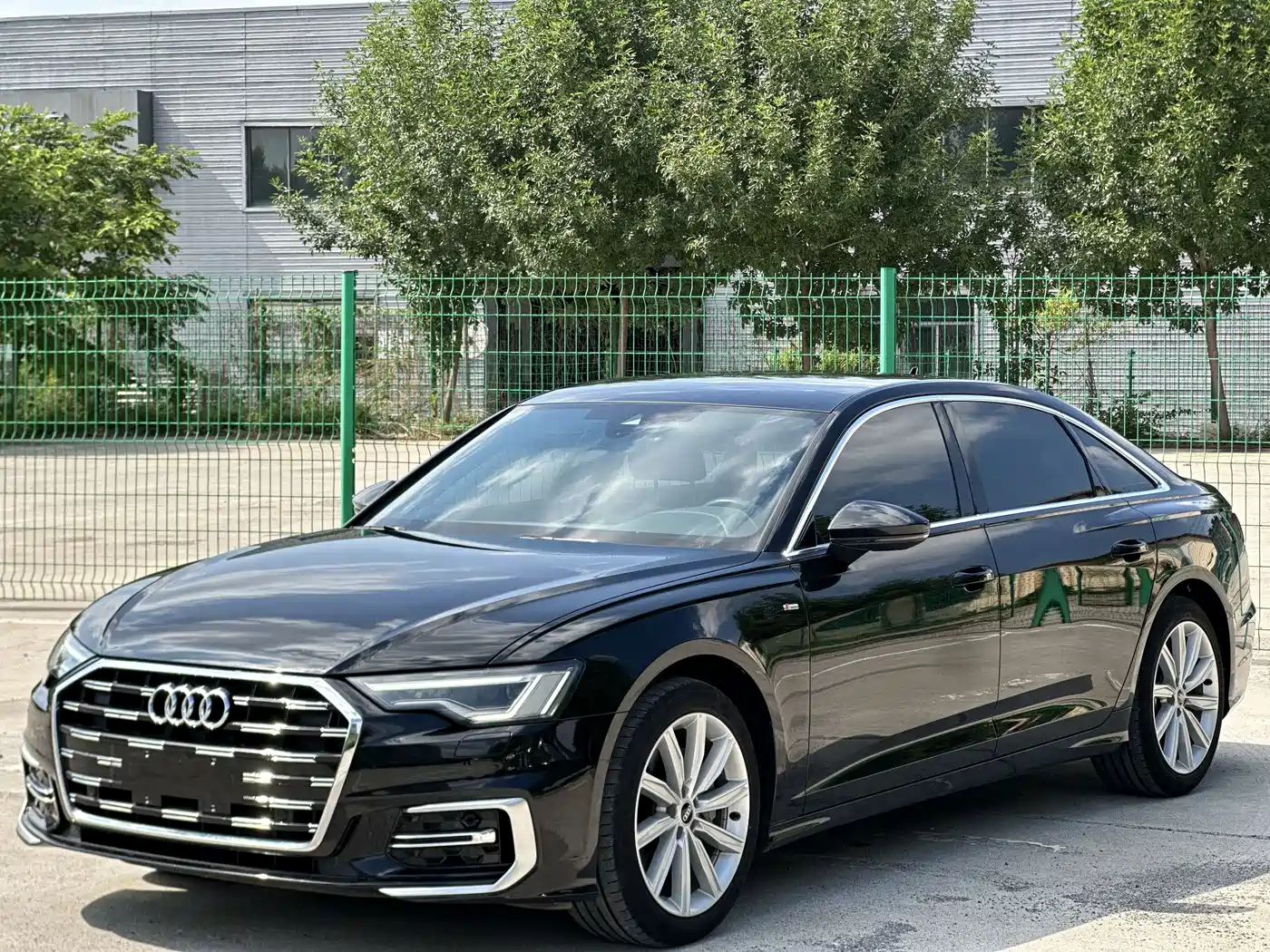 奥迪A6L 2023款 45 TFSI 臻选动感型 2023