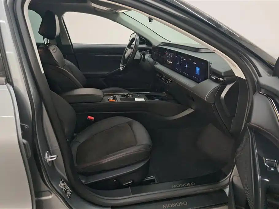 Ford Mondeo 2023 EcoBoost 245 Luxury