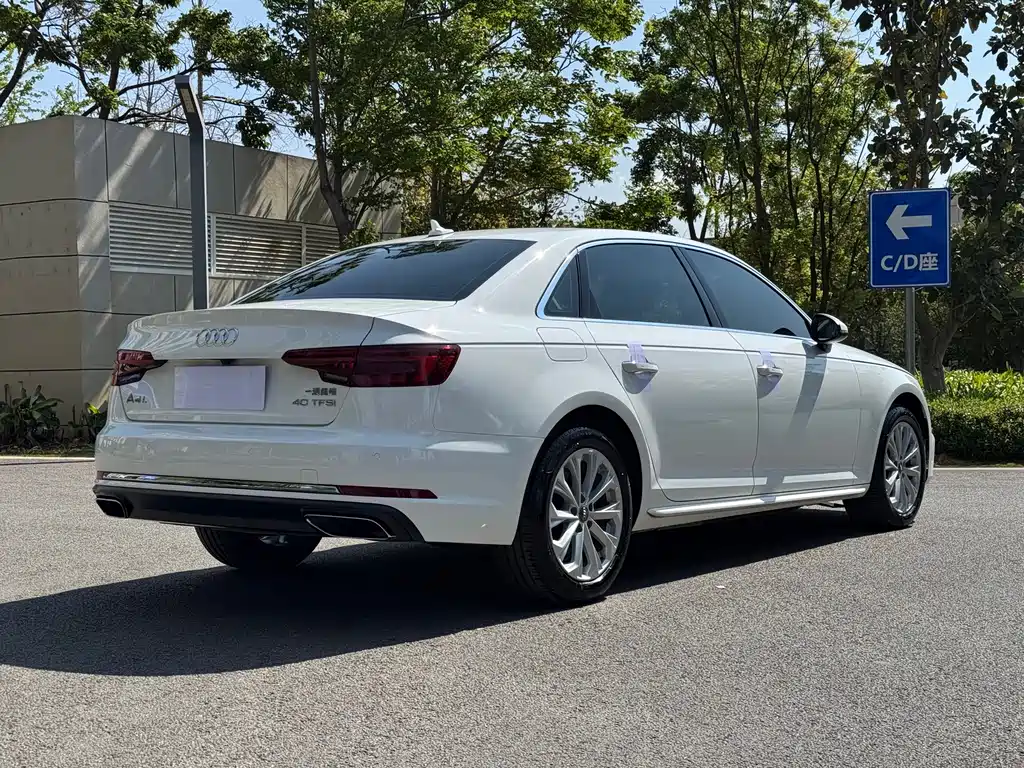 Audi A4L 2019 40 TFSI VI