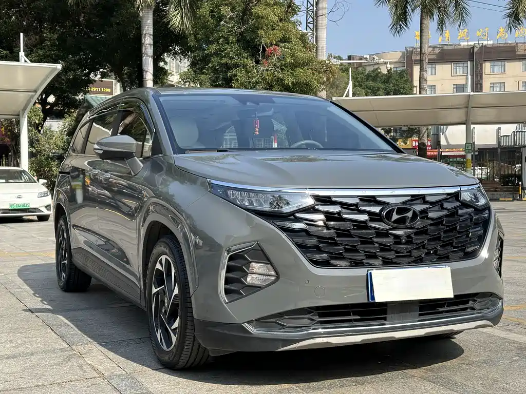 HYUNDAI KUSTU