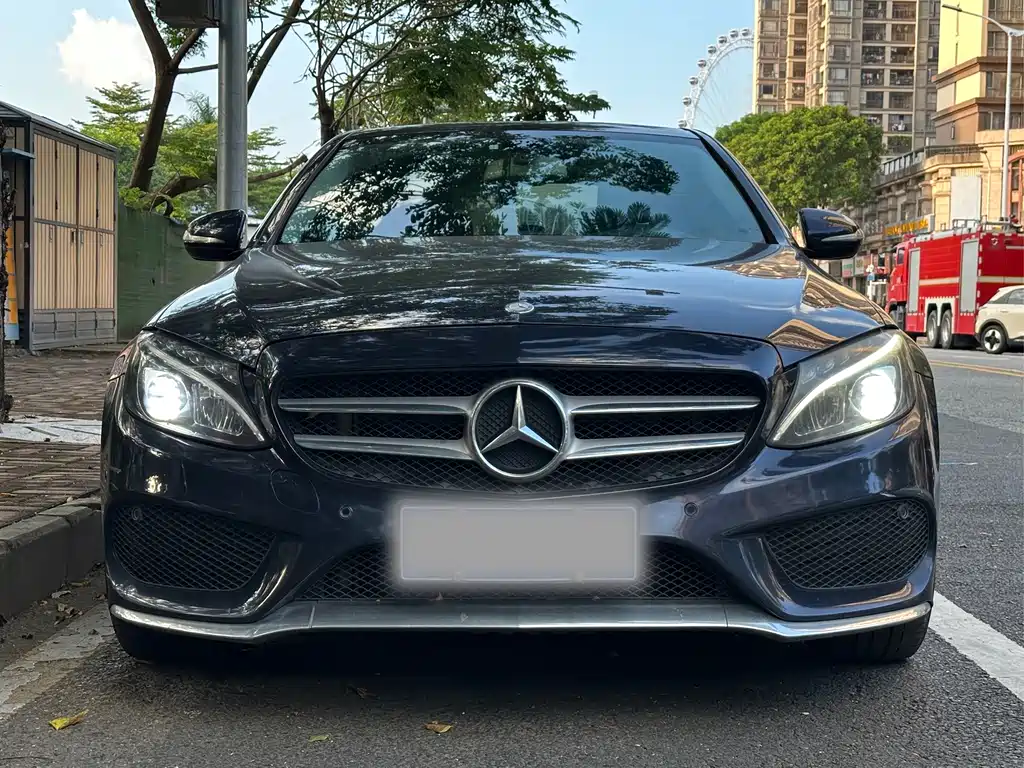 Mercedes-Benz C-Class — миниатюра 6