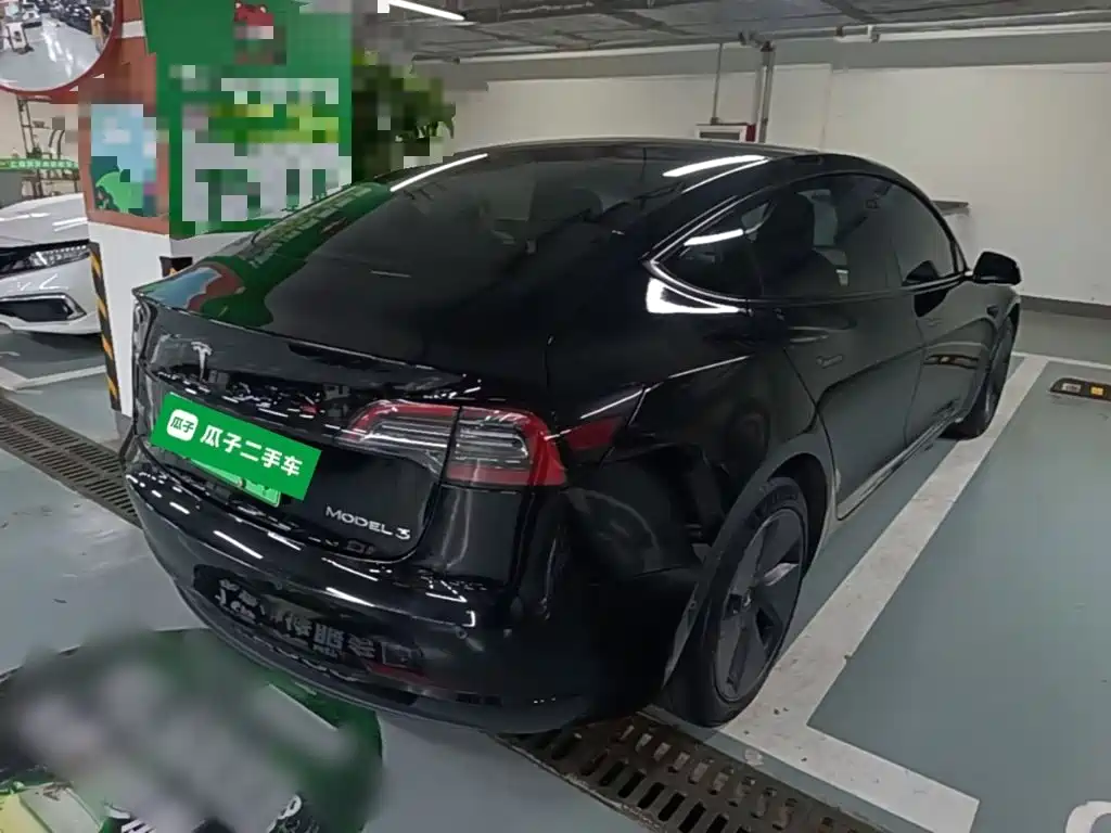 Tesla Model 3 — миниатюра 7