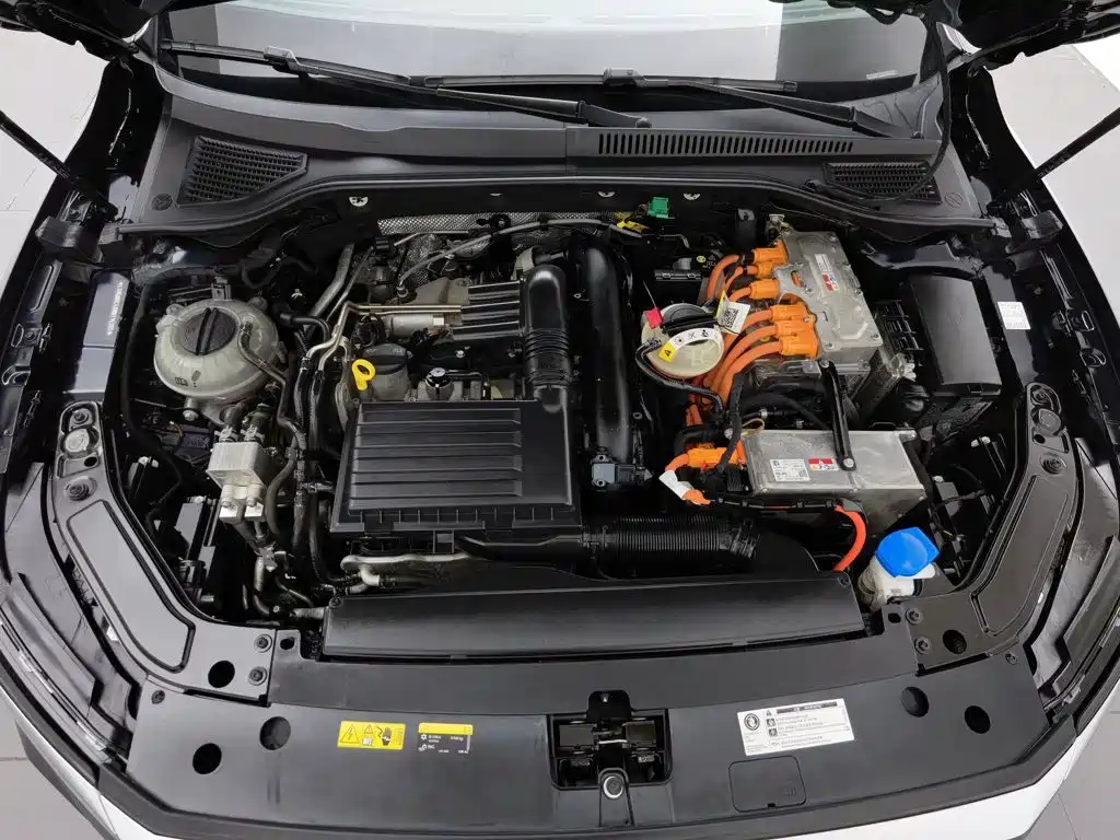 Volkswagen 帕萨特插电混动 — миниатюра 6