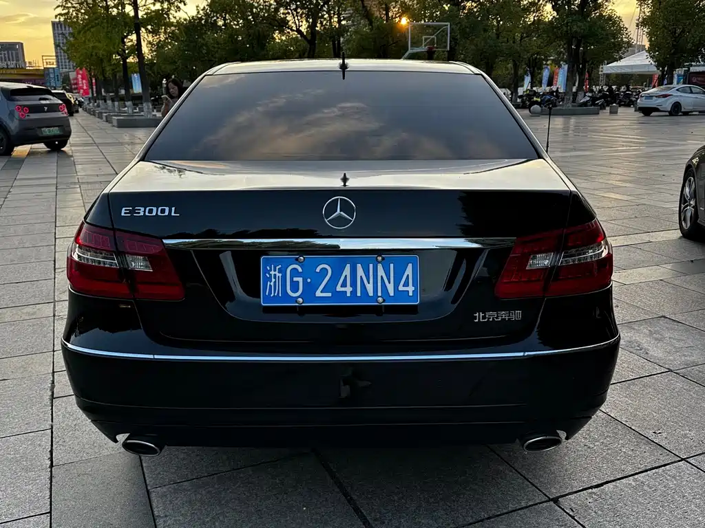 Mercedes-Benz E-Class — миниатюра 5